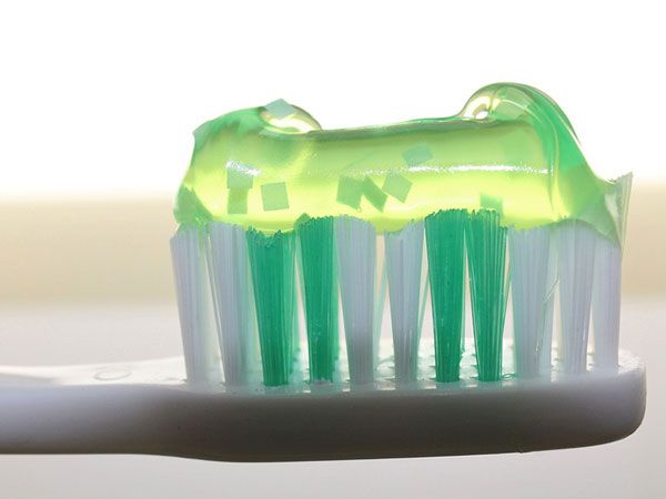 Envasado de pasta dental / crema dental